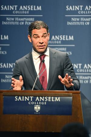 Mayor F. X. Suarez speaks at the NHIOP