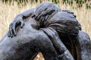 Statue of two people embracing